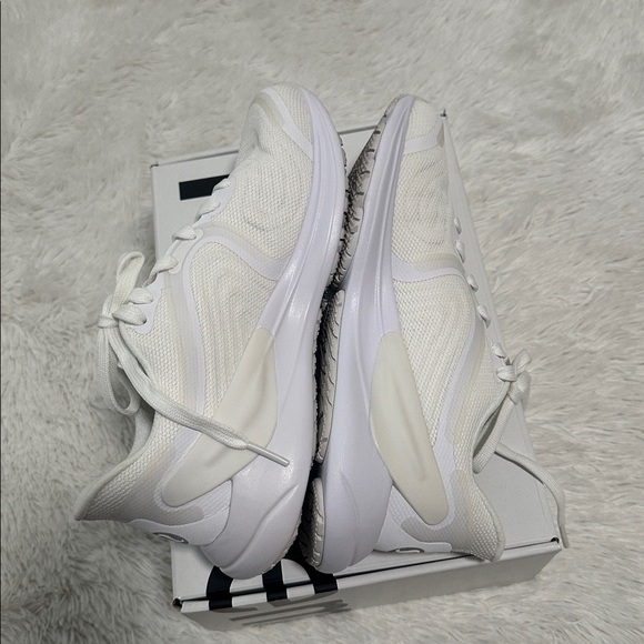 🌴 NWT Lululemon Blissfeel Run 2 Sneaker